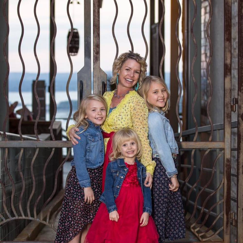 Meet your Posher, Holly